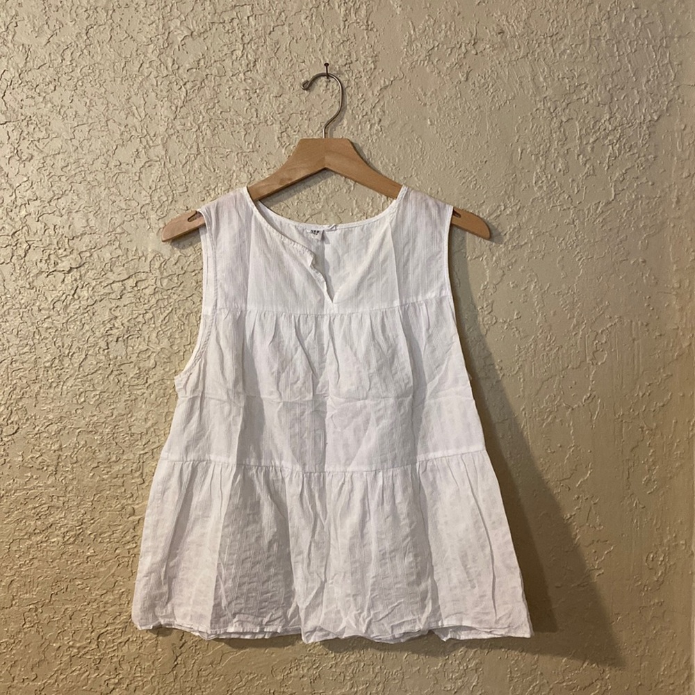 Gap white shirt